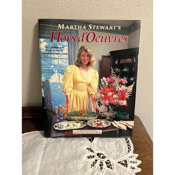 Martha Stewart Hors d’ Oeuvres Book - Picture 1 of 8